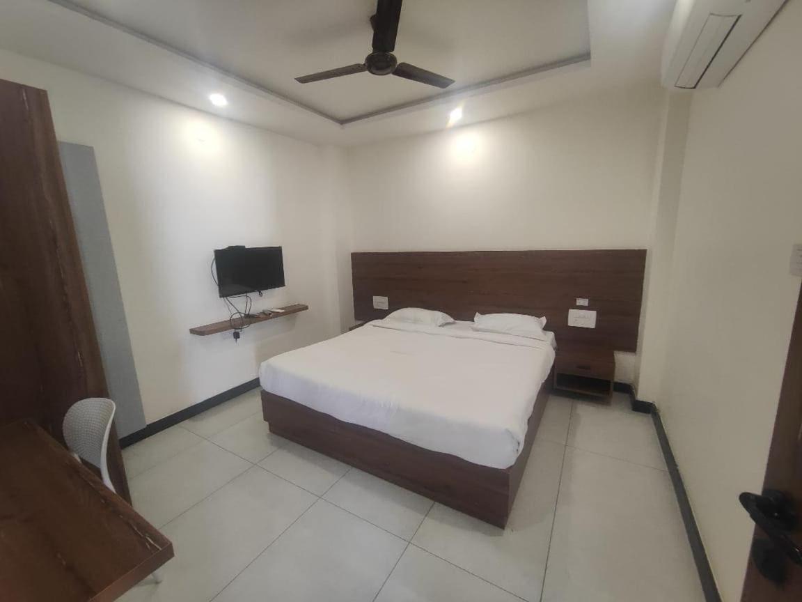 Super Townhouse Shivamogga Formerly Karthik Bhavan מראה חיצוני תמונה